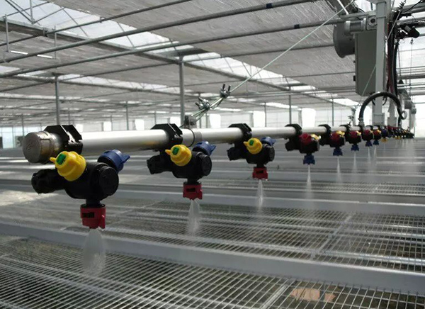 溫室噴灌機